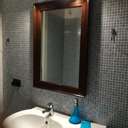 Borghello 2level Airport شقة *